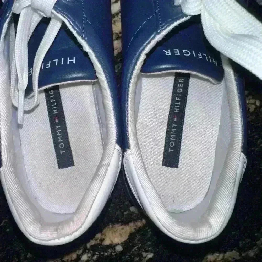 Tommy Hilfiger Sneakers for Woman. Size 6, Blue & White - Picture 9 of 12